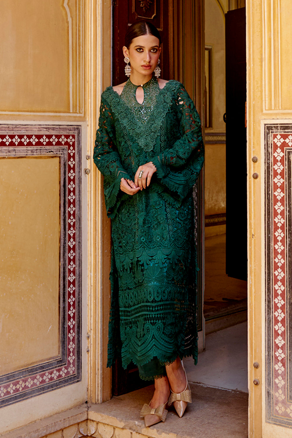 Sharnamli Mehra In Our Janvi Dark Green Kurta Set