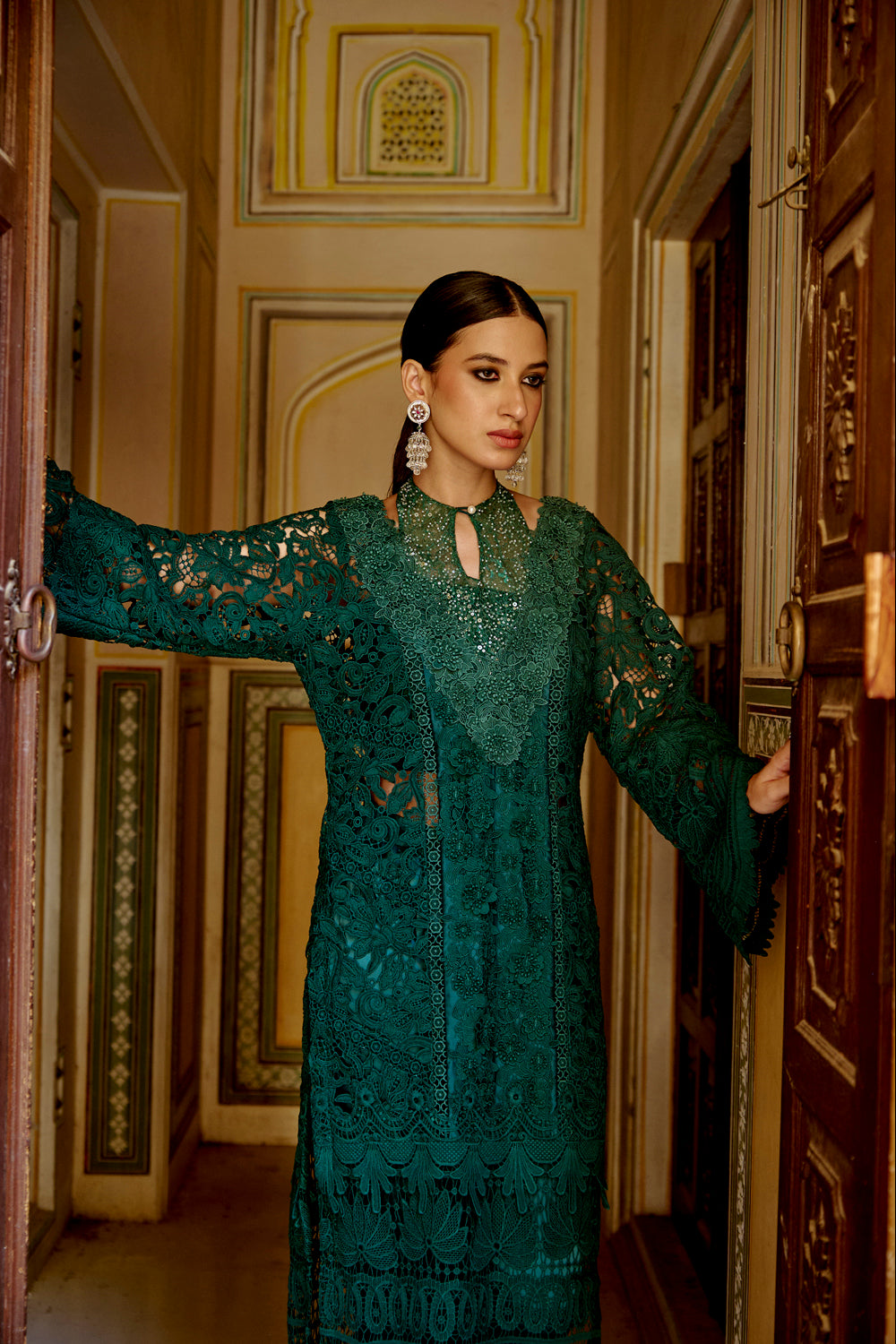 Sharnamli Mehra In Our Janvi Dark Green Kurta Set