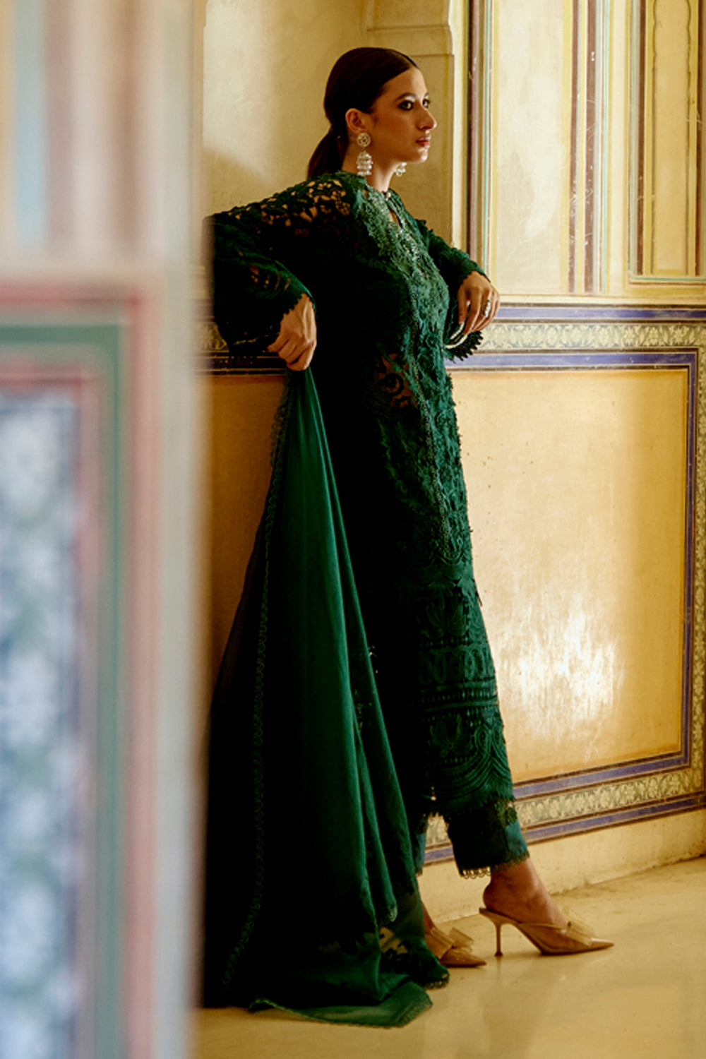 Sharnamli Mehra In Our Janvi Dark Green Kurta Set