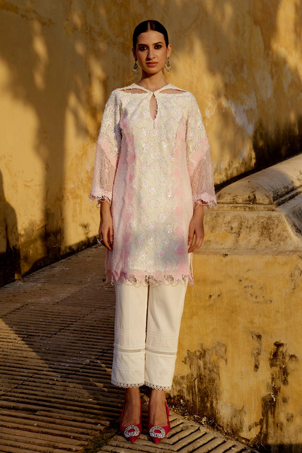 Sharnamli Mehra In Our Mavi White Kurta Set